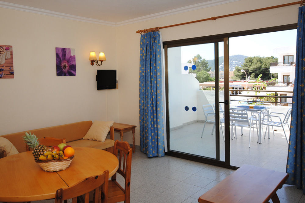 Casa Luis Apartments Santa Eularia des Riu Exterior photo